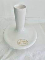 Vaasje Lugthart Gouda, Wit, Aardewerk of Porselein, Ophalen of Verzenden, Zo goed als nieuw