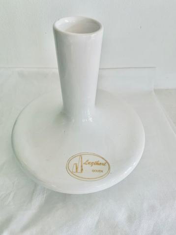 Vaasje Lugthart Gouda beschikbaar voor biedingen