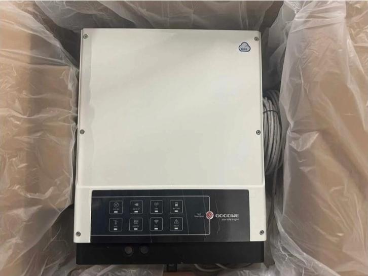 Goodwe GW5048D-ES Hybride Omvormer - Nieuw!, Doe-het-zelf en Verbouw, Zonnepanelen en Toebehoren, Nieuw, Overige typen, Ophalen of Verzenden