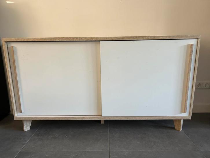 Kastje / dressoir Zweeds model met 2 schuifdeuren wit, Huis en Inrichting, Kasten | Dressoirs, Gebruikt, 100 tot 150 cm, 25 tot 50 cm