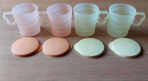 Tupperware 4 bekers 350 ml met deksels en oor, zgan, Huis en Inrichting, Keuken | Servies, Zo goed als nieuw, Kop(pen) en/of Schotel(s)