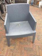 4  harde plastic tuinstoelen, Ophalen, Gebruikt, Plastic