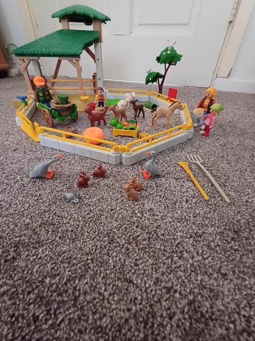 Playmobil kinderboerderij 3243 + konijnenhok 4491, Kinderen en Baby's, Speelgoed | Playmobil, Zo goed als nieuw, Complete set