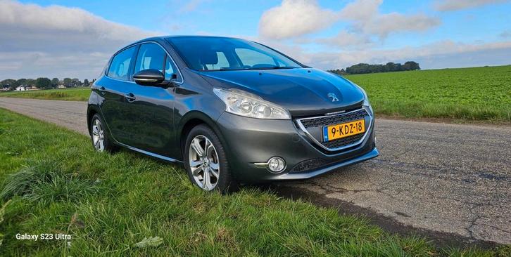 Peugeot 208 1.2 VTI 60KW/82PK 5-D 2013 Grijs, Auto's, Peugeot, Particulier, ABS, Airbags, Airconditioning, Android Auto, Apple Carplay