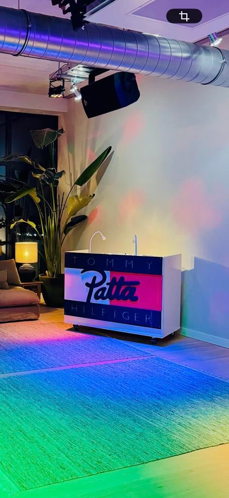 DJ Booth op Wielen - Tommy Hilfiger Patta (DJ-booth), Ophalen, Gebruikt, Overige