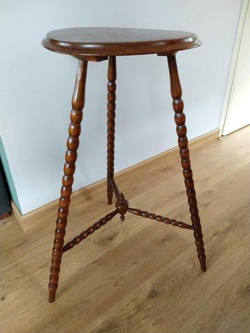 Fraaie antieke eikenhouten hoge planten tafel bobbin stijl beschikbaar voor biedingen