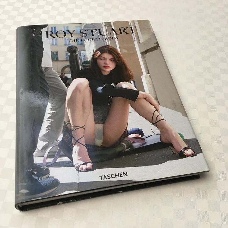 Fotografieboek Roy Stuart – The Fourth Body (met DVD), Boeken, Kunst en Cultuur | Fotografie en Design, Zo goed als nieuw, Fotografie algemeen