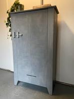Stoere boerenkast Gijs van Woood, betongrijs, 142x85x38, Huis en Inrichting, Ophalen, Zo goed als nieuw