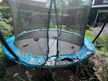 Trampoline beschikbaar voor biedingen