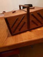 Houten NAAIBOX uitklapbaar.45 cm br. 25 cm.diep.25 cm.hoog., Ophalen of Verzenden