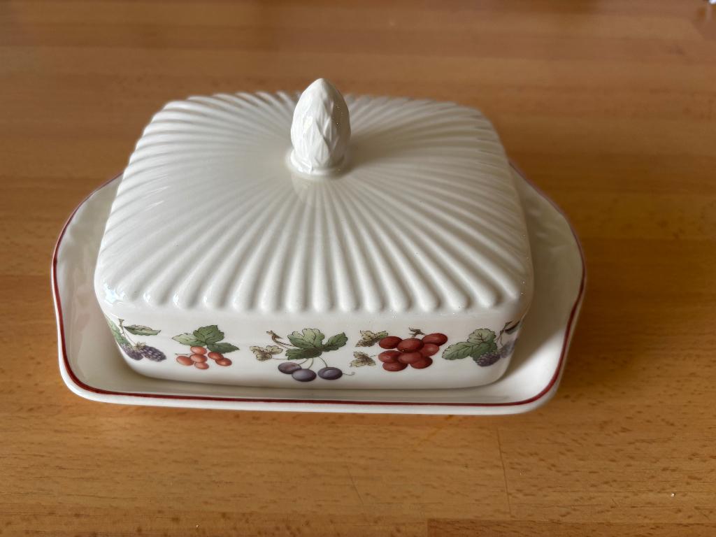 wedgwood Provence Botervloot, Overige typen, Ophalen of Verzenden, Zo goed als nieuw, Wedgwood