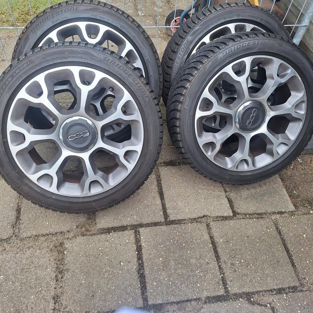 Fiat500L winterband Bridgestone 225/45R17 Blizzak LM001 evo, Auto-onderdelen, Ophalen of Verzenden