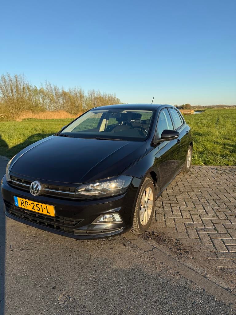 Volkswagen Polo 1.0 TSI 70KW 5D BMT-7 2018 Zwart, Auto's, Voorwielaandrijving, 40 €/maand, Origineel Nederlands, Bedrijf