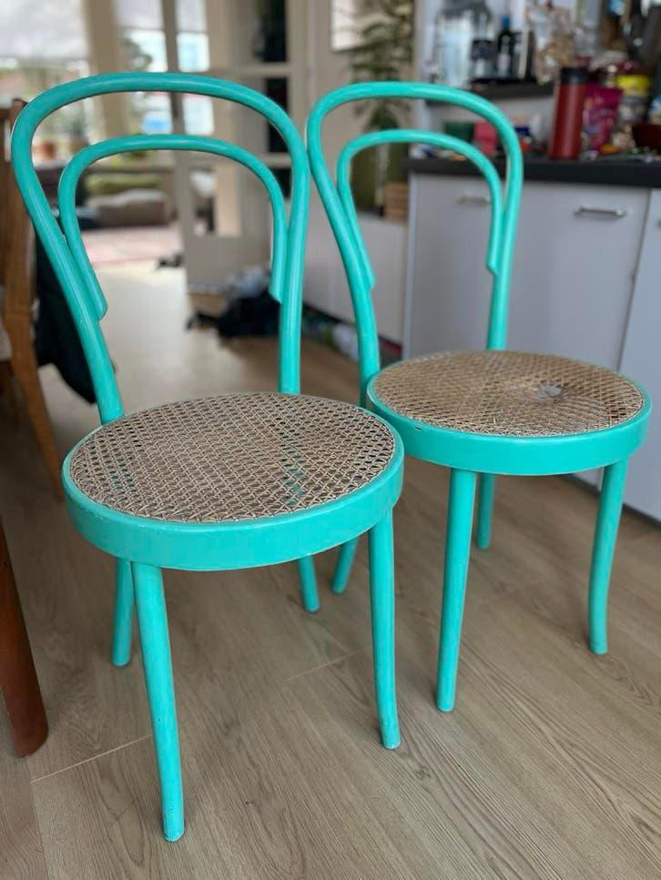 Twee mintgroene stoelen met rieten zitting, Huis en Inrichting, Stoelen, Ophalen, Gebruikt, Twee, Overige kleuren