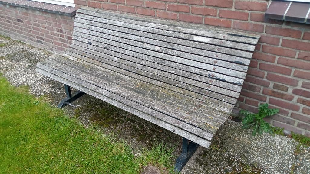 Houten tuinbank met metalen onderstel, Ophalen of Verzenden, Gebruikt, Hout
