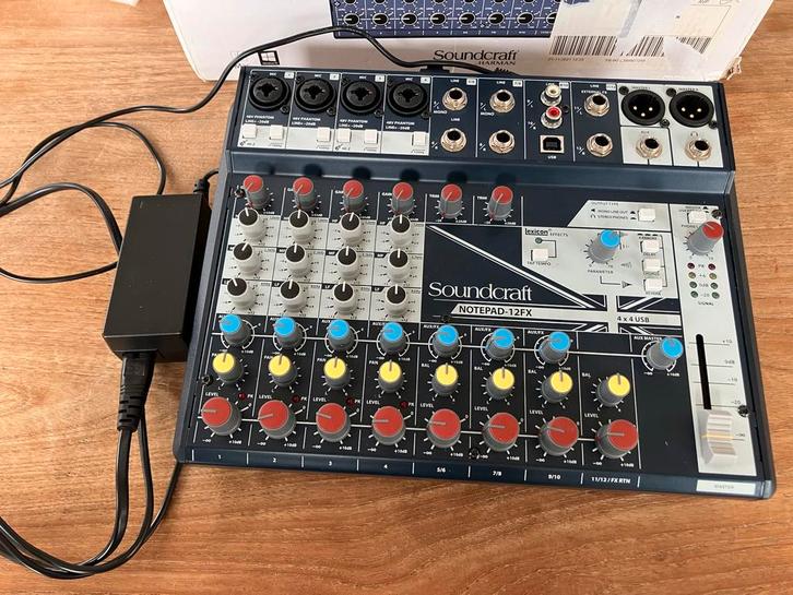 Soundcraft Notepad 12FX compacte mixer, Muziek en Instrumenten, Mengpanelen, Gebruikt, 10 tot 20 kanalen, Microfooningang, Ophalen of Verzenden