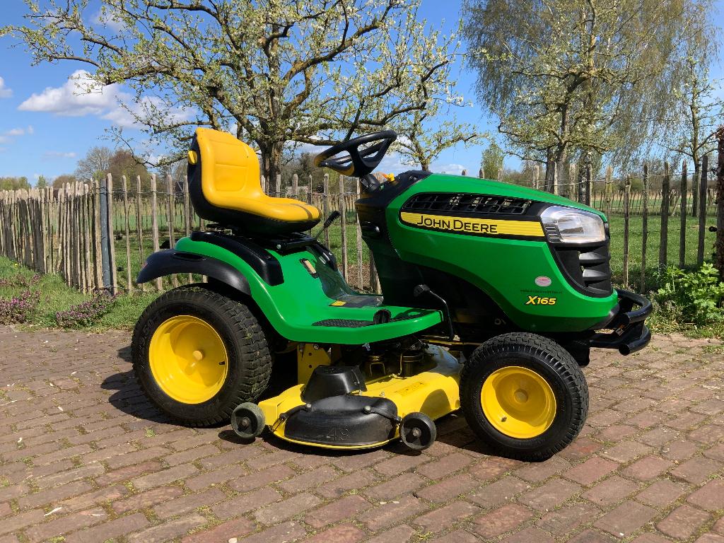 John Deere X165 hydrostaat 22 pk 2 cilinder, Tuin en Terras, Zitmaaiers, Ophalen, John deere, Zo goed als nieuw, Mulchfunctie