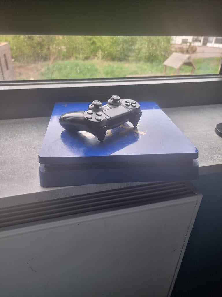 PS4 Limited Edition met controller, Ophalen of Verzenden
