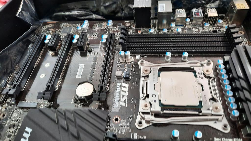 MSI X99S SLI Plus w/ Intel i7 5820K & G.Skill DDR4-2132 Ram 32GB