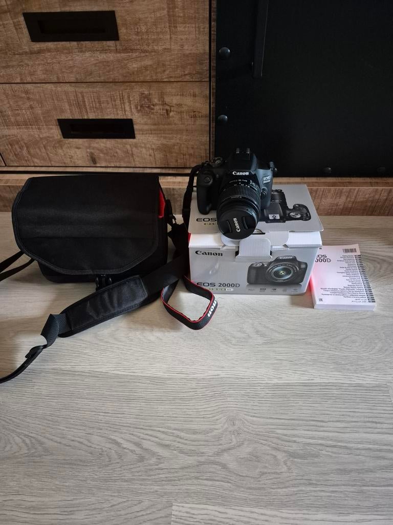 Canon EOS 2000D spiegelreflexcamera met lens en tas, Audio, Tv en Foto, Fotocamera's Digitaal, Ophalen, Zo goed als nieuw, Canon