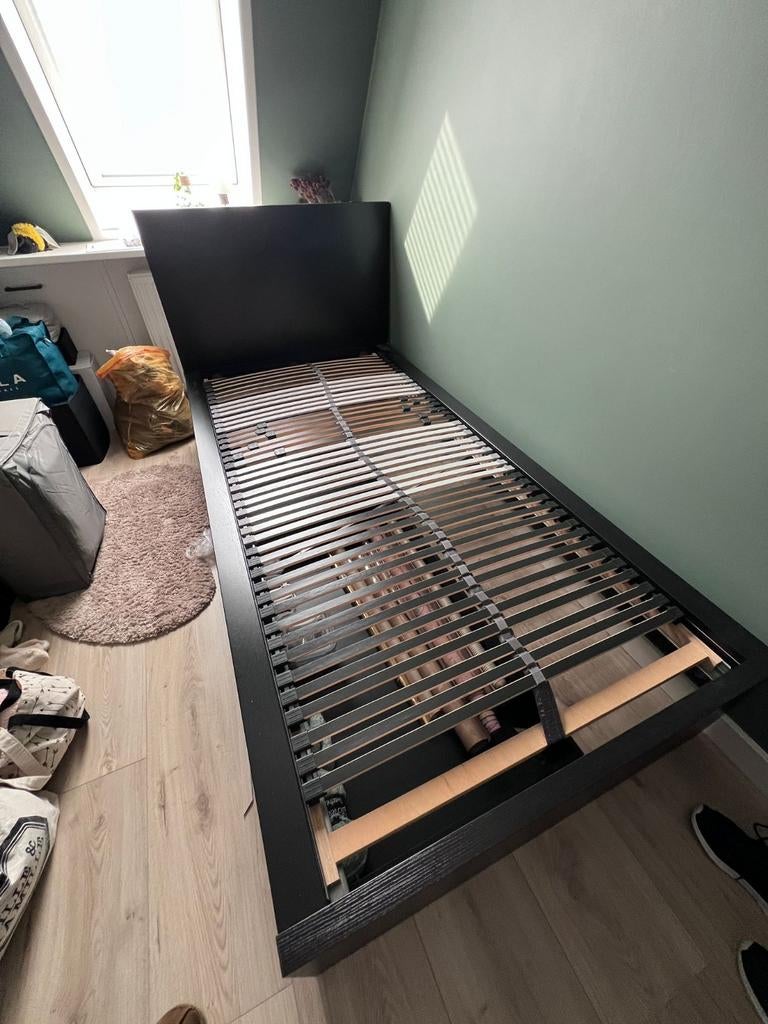 Ikea Malm bed 1 persoons zwart ( zeer goede staat ), Huis en Inrichting, Slaapkamer | Bedden, Ophalen