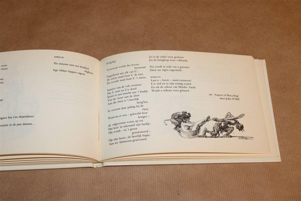 Penfruit Prullaria — In Dutch and Double Dutch, Ophalen of Verzenden, Gelezen