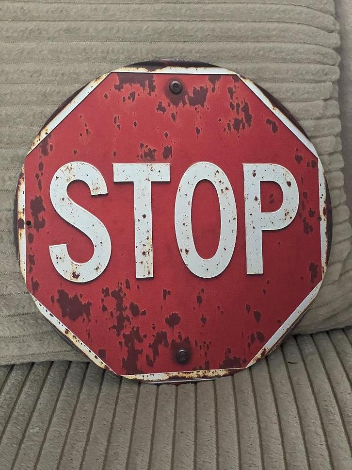 STOP verkeersbord/ tekstbord (Old Look), Huis en Inrichting, Woonaccessoires | Tekstborden en Spreuken, Nieuw, Ophalen of Verzenden