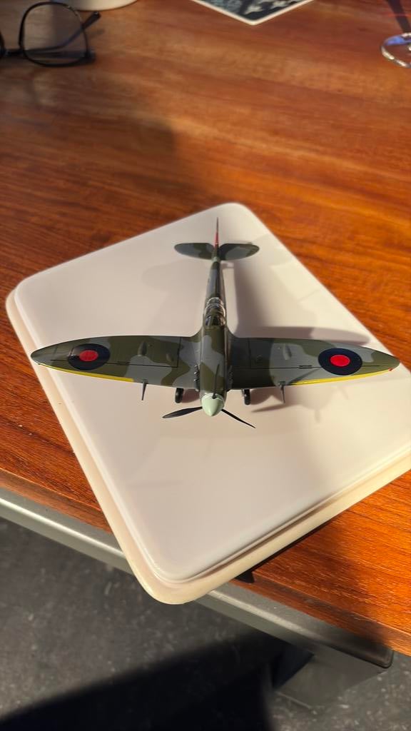 Spitfire bommenwerper, Overige merken, 1:72 tot 1:144, Ophalen of Verzenden, Zo goed als nieuw