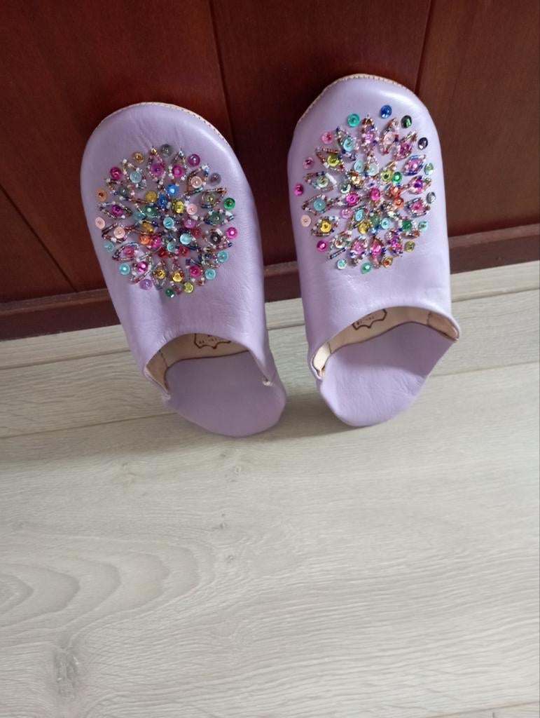 Nieuwe dames lila schoenen met kraaltjes maat 39, Ophalen of Verzenden, Nieuw, Meisje, Schoenen