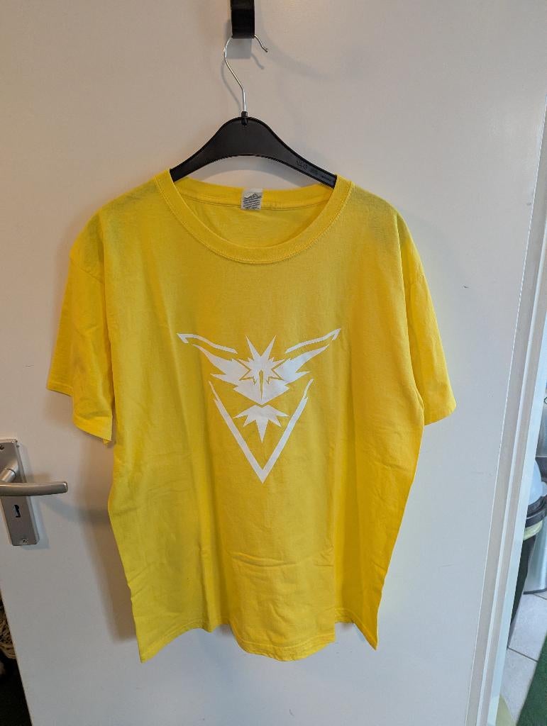 Pokemon Shirt, Ophalen of Verzenden, Zo goed als nieuw, Maat 52/54 (L), Geel