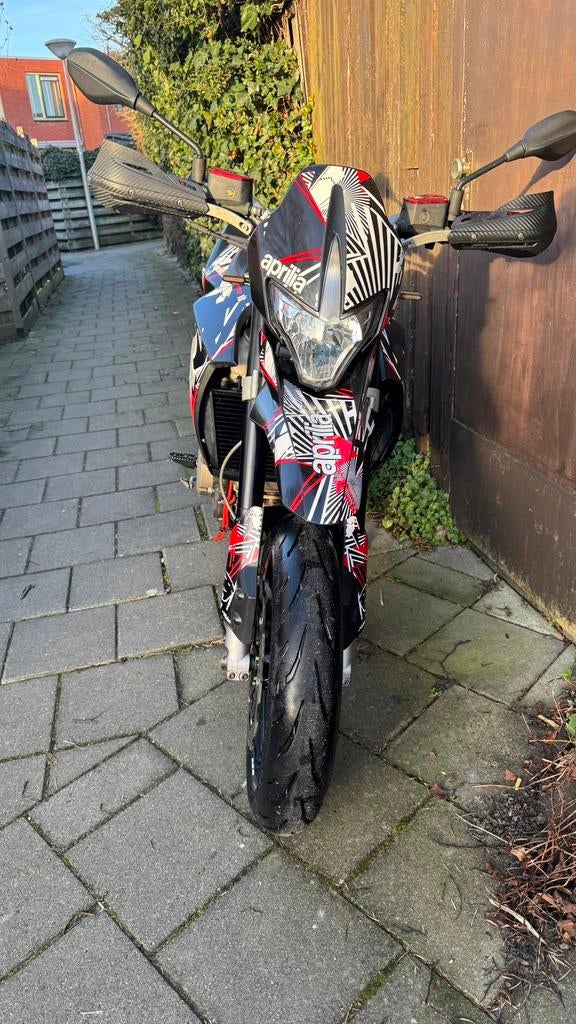 Aprilia Dorsoduro 750, Motoren, Motoren | Aprilia, 750 cc, 2 cilinders, Particulier, Minimaal motorrijbewijs A2