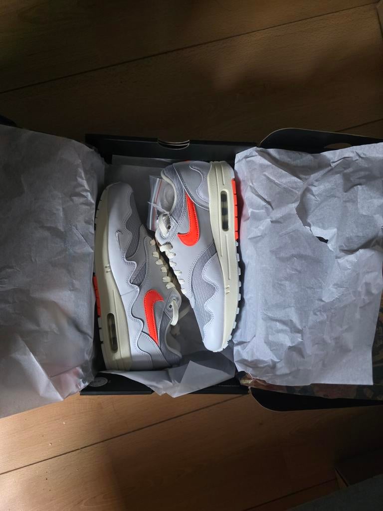 Patta X Nike Air Max 1 (White/Hyper Crimson-Pure Platinum) m, Ophalen of Verzenden, Nieuw, Wit