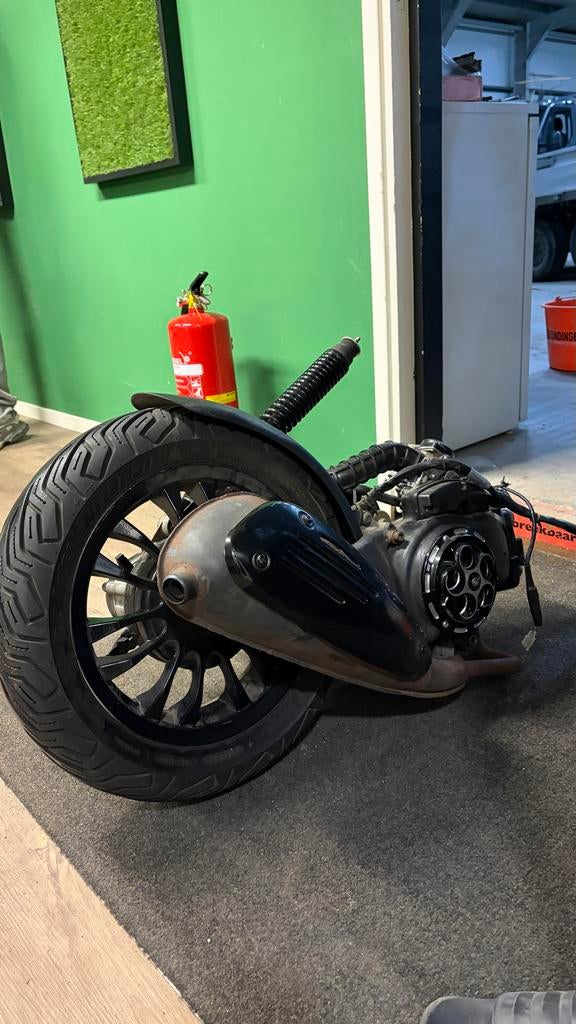 Vespa Sprint 2v Carburateur Motorblok Compleet, Fietsen en Brommers, Brommeronderdelen | Scooters, Ophalen, Gebruikt, Blok, Vespa