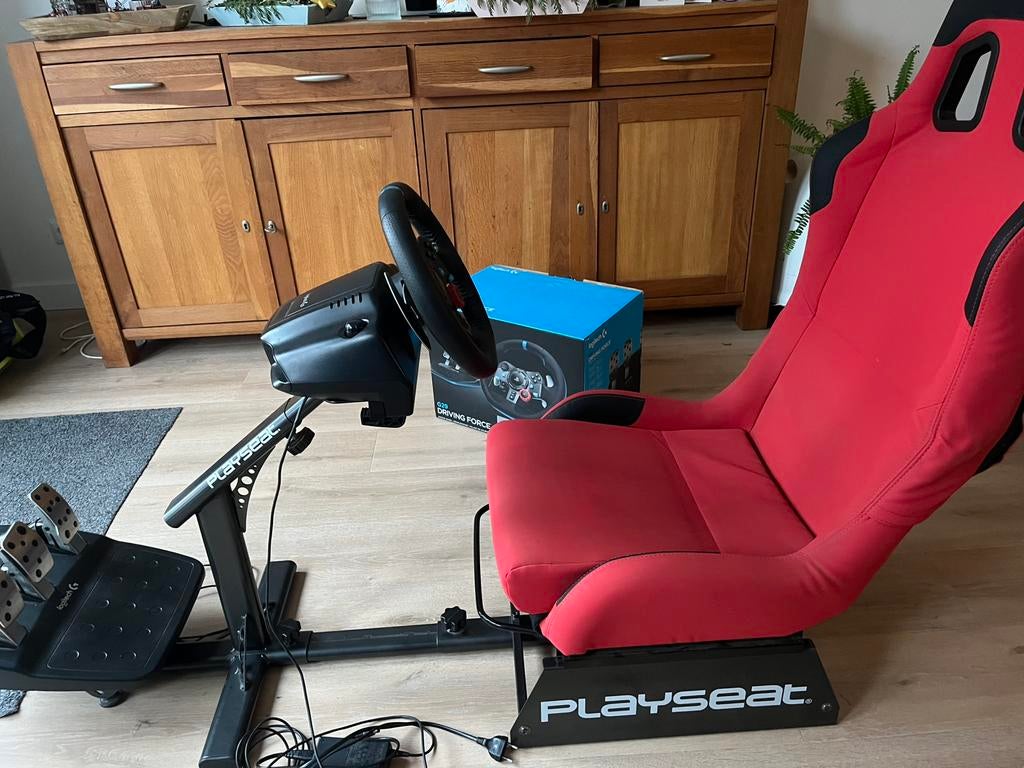 PLAYSEAT + DE LOGITECH G 941-000112, Spelcomputers en Games, Spelcomputers | Sony PlayStation Consoles | Accessoires, Zo goed als nieuw