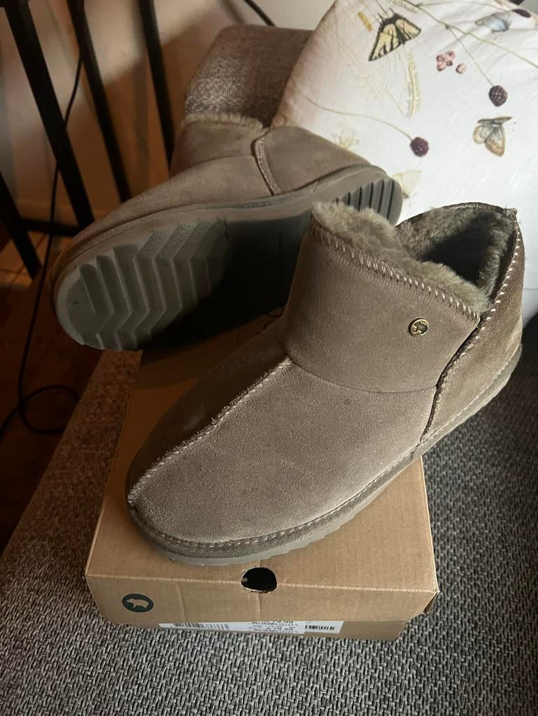 Warmbat pantoffels, Ophalen of Verzenden, Zo goed als nieuw, Bruin, Pantoffels of Sloffen