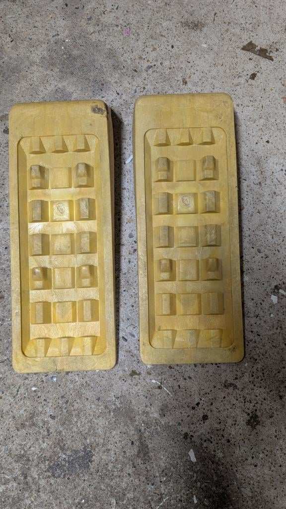 2 gele oprijbokken/levelers voor caravan of camper., Ophalen of Verzenden