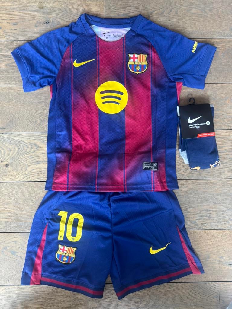FC Barcelona Lamine Yamal nieuw voetbal tenue kindermaten, Sport en Fitness, Voetbal, Maat XS of kleiner, Ophalen of Verzenden
