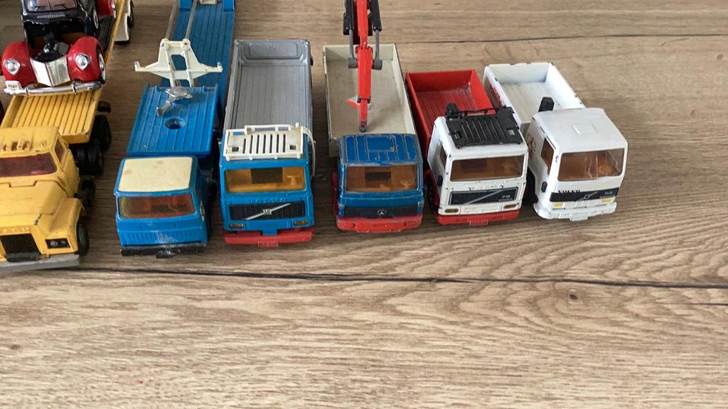 Vijf silku vrachtwagens, Hobby en Vrije tijd, Ophalen of Verzenden, Zo goed als nieuw, Bus of Vrachtwagen, Overige merken