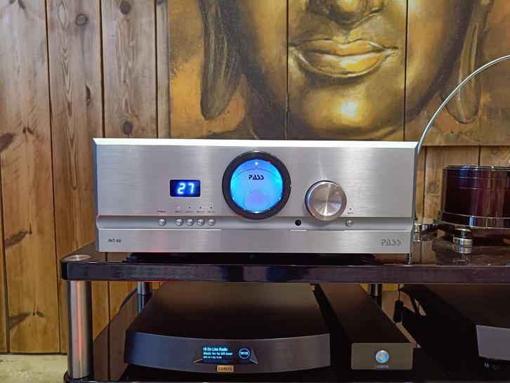 Pass Labs INT-60, Audio, Tv en Foto, Versterkers en Receivers, Zo goed als nieuw, Stereo, Minder dan 60 watt, Overige merken, Ophalen