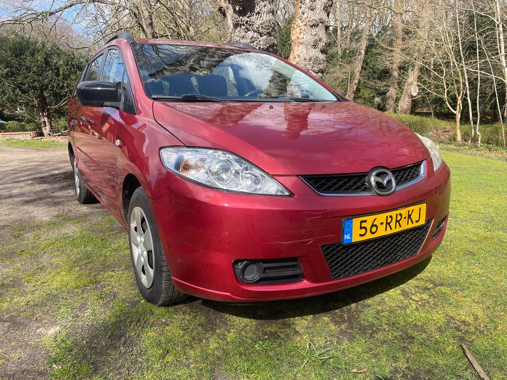 Mazda 5 1.8 2005 Rood nieuwe APK, Auto's, Mazda, 1370 kg, 4 cilinders, 7 stoelen, Origineel Nederlands