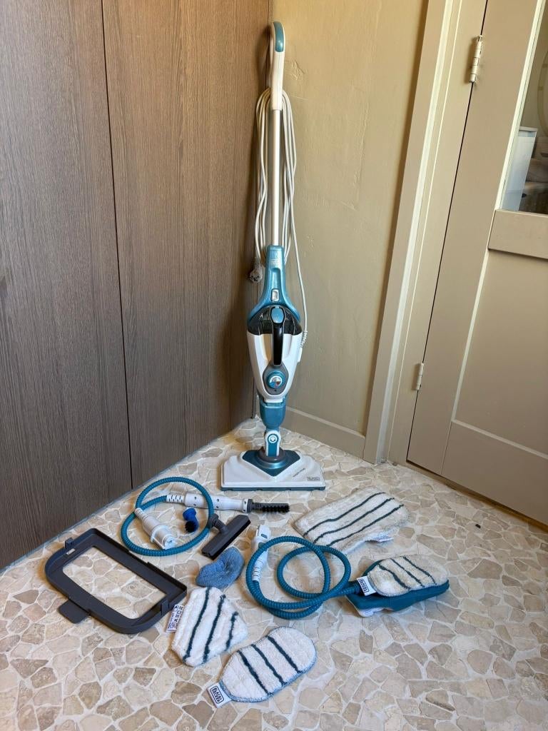 Stoomreiniger met 9 accessoires - Black+Decker, Ophalen, Zo goed als nieuw, Stoomreiniger