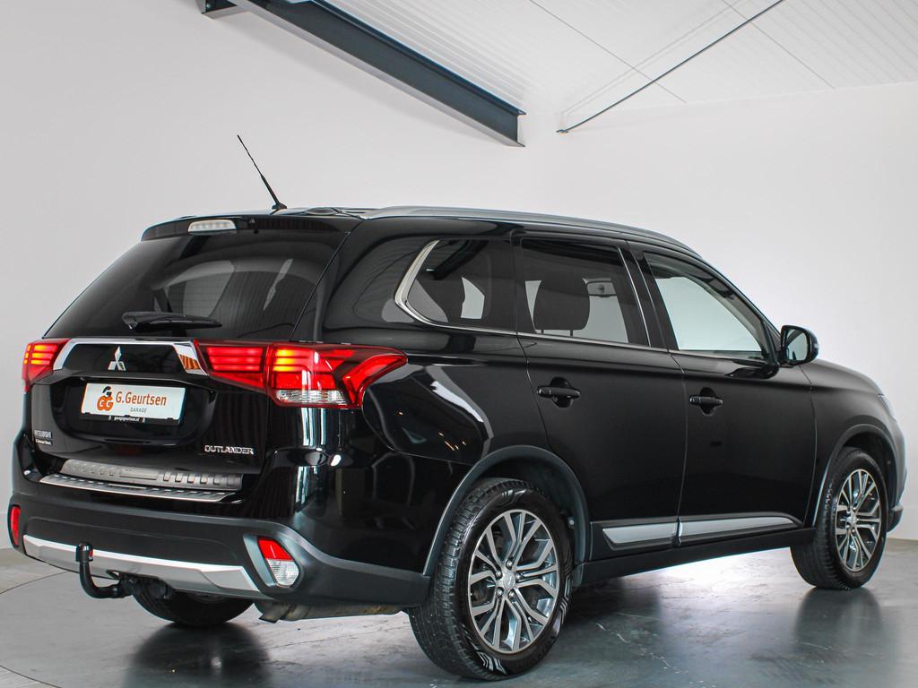 Mitsubishi Outlander 2.0 Executive Edition, 7-Persoons, Trek, 1998 cc, Stof, Euro 6, 4 cilinders