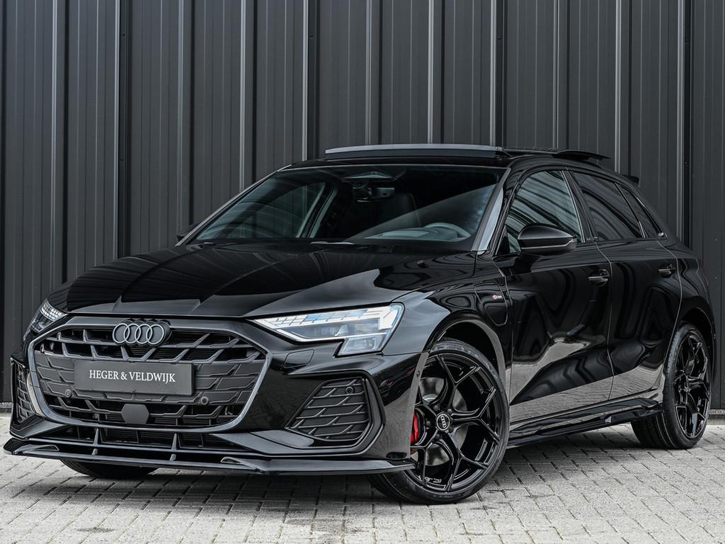 Audi A3 Sportback 45 TFSI e S edition Competition | Panorama, Zwart, 700 kg, Zwart, Hybride Elektrisch/Benzine