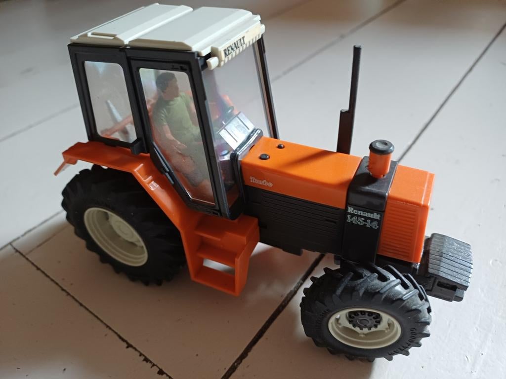 Miniatuur tractor Renault 145-14 Turbo, Ophalen of Verzenden, Tractor of Landbouw, Overige merken