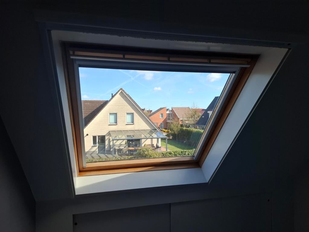 Velux dakraam U08 (134x140cm) incl. goten, rolgordijn en hor, Ophalen, Gebruikt, 120 tot 160 cm, Dubbelglas