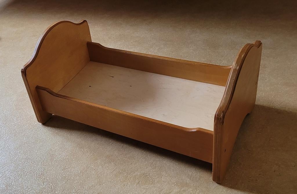 Houten poppenbedje, Ophalen, Gebruikt, Babypop