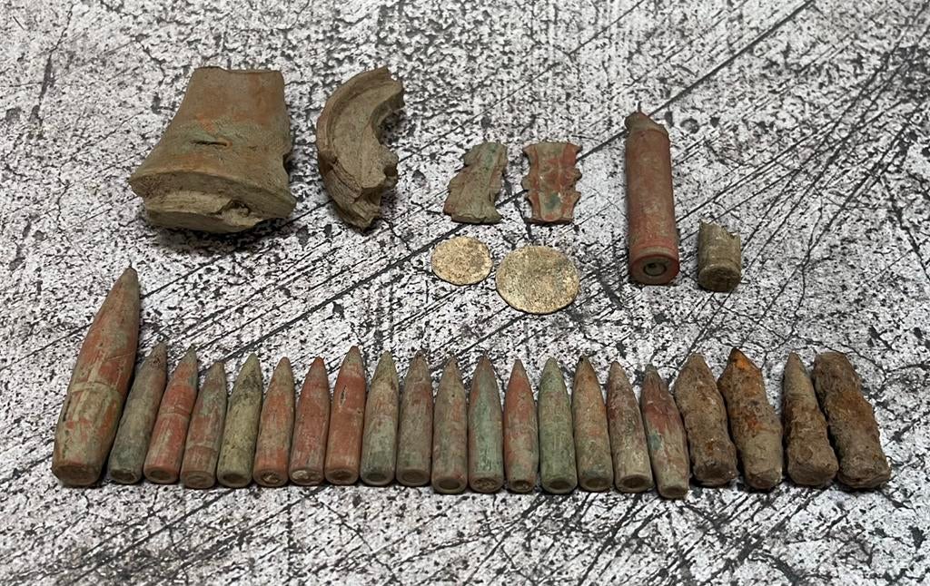 Lot Wo2 bodemvonsten, Verzamelen, Militaria | Tweede Wereldoorlog, Ophalen of Verzenden, Landmacht, Overige gebieden, Hulzen of Bodemvondsten