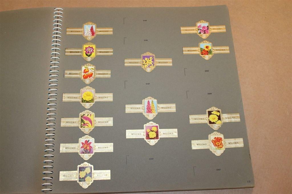 Album voor sigarenringen. 1965. Sigarenandjes. Willem 2., Gebruikt, N.v.t., N.v.t., Ophalen of Verzenden