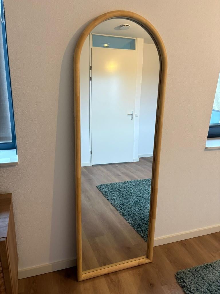 Staande spiegel, Huis en Inrichting, Woonaccessoires | Spiegels, Ophalen, Minder dan 50 cm, Zo goed als nieuw, Overige vormen