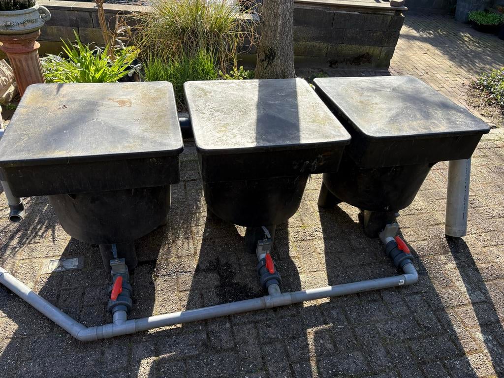 Drie vijverfilters met leidingwerk, Ophalen of Verzenden, Gebruikt